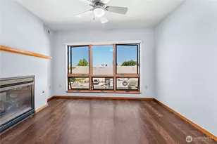 210 W Pioneer, Puyallup, WA 98371 - Photo 5