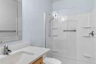 210 W Pioneer, Puyallup, WA 98371 - Photo 17