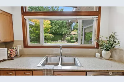 8520 Maple Lane, Edmonds, WA 98026 - Photo 9