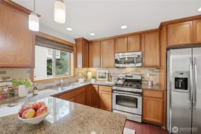 7411 4th Avenue NE #A, Seattle, WA 98115 - Photo 9