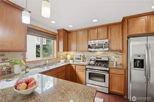 7411 4th Ave NE, Seattle, WA 98115 - Photo 9