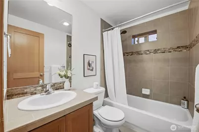 7411 4th Avenue NE #A, Seattle, WA 98115 - Photo 15