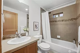7411 4th Ave NE, Seattle, WA 98115 - Photo 15
