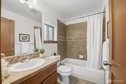 7411 4th Avenue NE #A, Seattle, WA 98115 - Photo 23