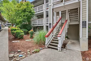 18505 SE Newport Way, Issaquah, WA 98027 - Photo 3