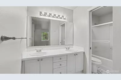 18505 SE Newport Way #B106, Issaquah, WA 98027 - Photo 17