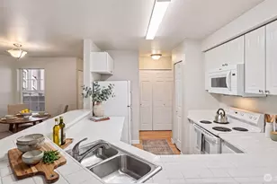 18505 SE Newport Way, Issaquah, WA 98027 - Photo 19