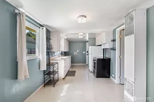 805 1/2 4th Ave SW, Puyallup, WA 98371 - Photo 5
