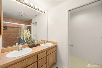 22760 SE 43rd Court #2617, Issaquah, WA 98029 - Photo 17