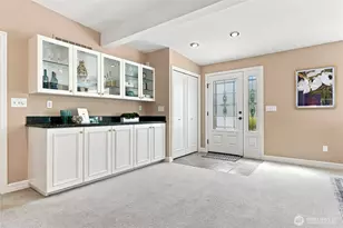 8218 SE 36th St, Mercer Island, WA 98040 - Photo 9
