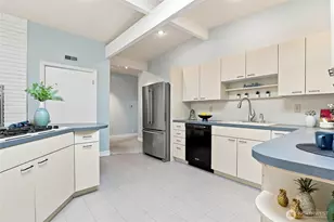 8218 SE 36th St, Mercer Island, WA 98040 - Photo 15