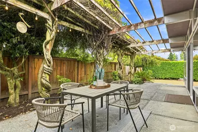 8218 SE 36th Street, Mercer Island, WA 98040 - Photo 31