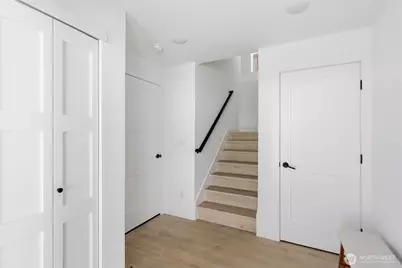 5716 NE 65th Street, Seattle, WA 98115 - Photo 3