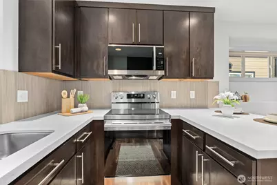 9615 Roosevelt Way NE #A, Seattle, WA 98115 - Photo 11