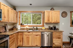 431 N Mountain View Dr, Hoodsport, WA 98548 - Photo 11