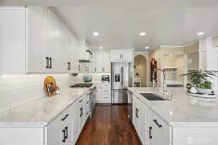 18846 SE 42nd St, Issaquah, WA 98027 - Photo 11