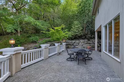 9701 SE 5th St, Bellevue, WA 98004 - Photo 37