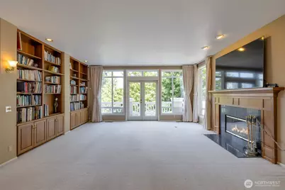 9701 SE 5th St, Bellevue, WA 98004 - Photo 11