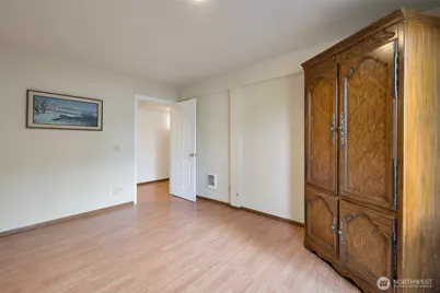 9701 SE 5th St, Bellevue, WA 98004 - Photo 27