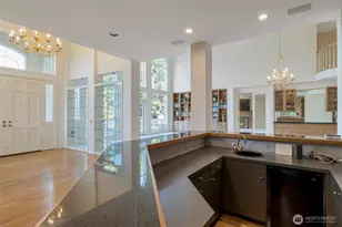 9701 SE 5th St, Bellevue, WA 98004 - Photo 7