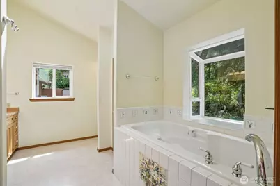 720 Ostrander Rd, Kelso, WA 98626 - Photo 25