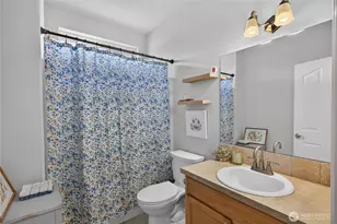 130 W Crescent Harbor Rd, Oak Harbor, WA 98277 - Photo 9
