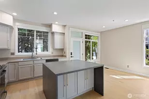 11899 SE 4th Pl, Bellevue, WA 98005 - Photo 9