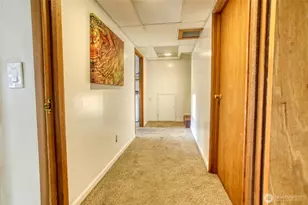 11826 NE Manzanita Ln, Bainbridge Island, WA 98110 - Photo 21