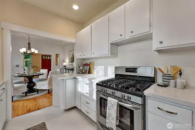 1636 N 54th Street, Seattle, WA 98103 - Photo 9