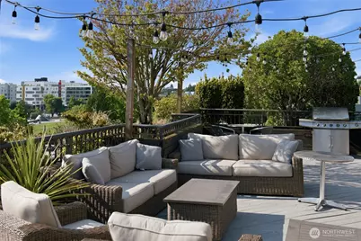 1125 E Olive Street #604, Seattle, WA 98122 - Photo 27