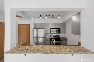 1125 E Olive St, Seattle, WA 98122 - Photo 9