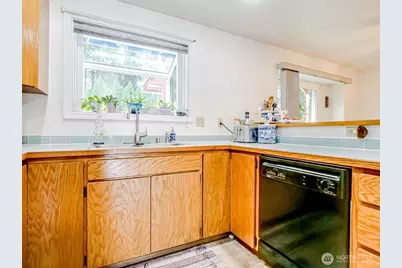 1608 Puget Drive, Everett, WA 98203 - Photo 5