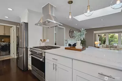 15611 SE 24th Street, Bellevue, WA 98008 - Photo 9