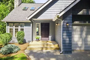 10109 NE Knight Rd, Bainbridge Island, WA 98110 - Photo 3