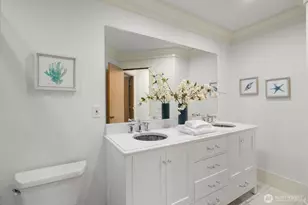 10109 NE Knight Rd, Bainbridge Island, WA 98110 - Photo 17