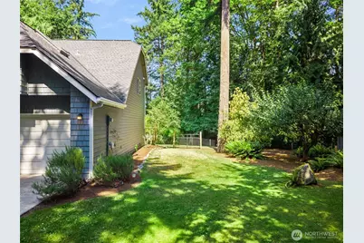 10109 NE Knight Road, Bainbridge Island, WA 98110 - Photo 33