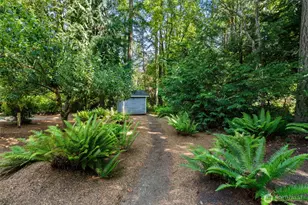 10109 NE Knight Rd, Bainbridge Island, WA 98110 - Photo 35