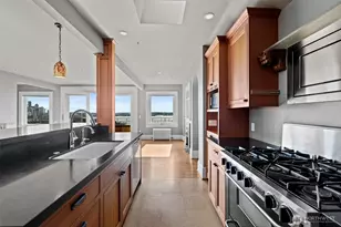 604 W Kinnear Pl, Seattle, WA 98119 - Photo 15