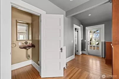 604 W Kinnear Place, Seattle, WA 98119 - Photo 27