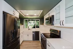 7629 Oak Park Dr NW, Bremerton, WA 98311 - Photo 7
