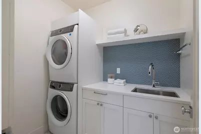 2910 9th Avenue W, Seattle, WA 98119 - Photo 31