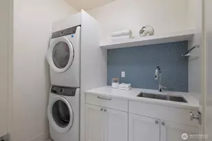 2910 9th Ave W, Seattle, WA 98119 - Photo 31
