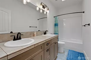 7901 Connells Prairie Rd E, Bonney Lake, WA 98391 - Photo 19