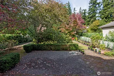 8319 NE Juanita Drive, Kirkland, WA 98034 - Photo 23