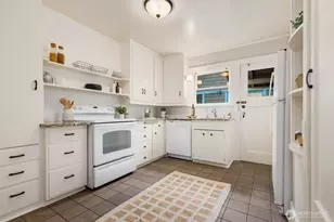 414 N 46th St, Seattle, WA 98103 - Photo 5