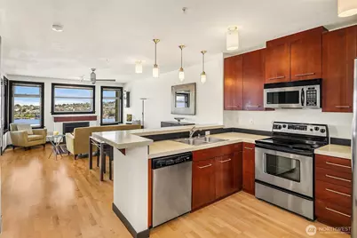 655 Crockett Street #B301, Seattle, WA 98109 - Photo 3