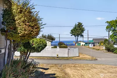 804 W 5th Street, Port Angeles, WA 98363 - Photo 5
