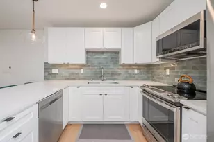 3015 61st Ave SW, Seattle, WA 98116 - Photo 5