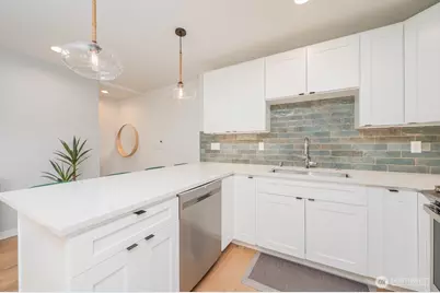 3015 61st Avenue SW #B, Seattle, WA 98116 - Photo 7
