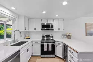 12303 SE 60th St, Bellevue, WA 98006 - Photo 11